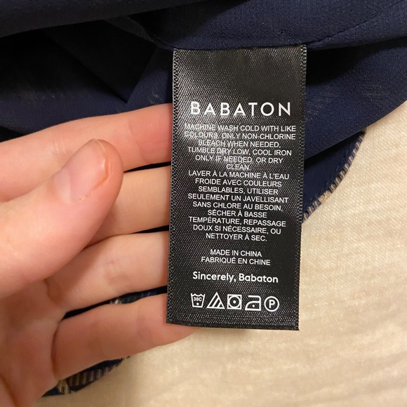 Aritzia | Babaton Navy Plaid V Neck Blouse | Size S - Picture 5 of 6